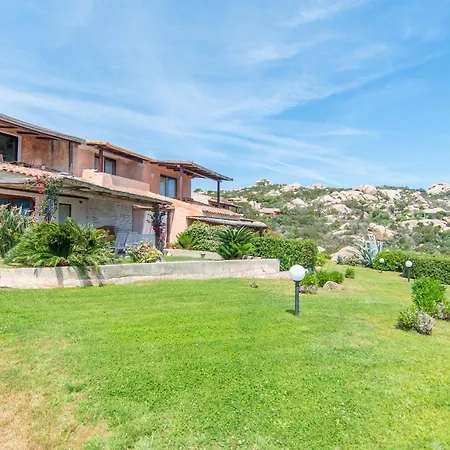 Flat La Quercia شقة